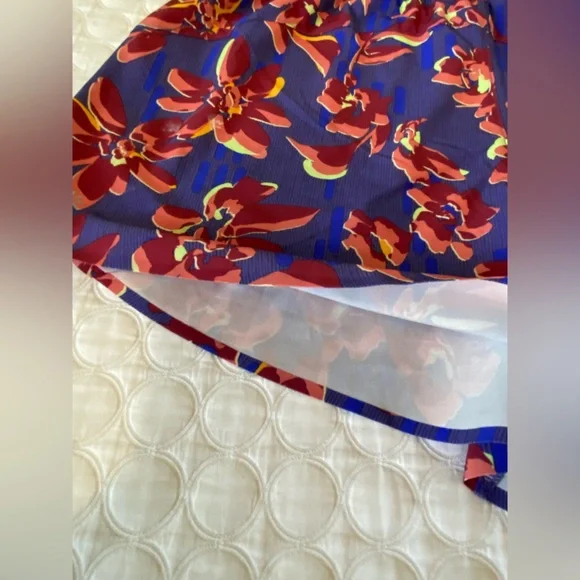 Athleta Floral Athletic Shorts - Red and Blue - Picture 8 of 12